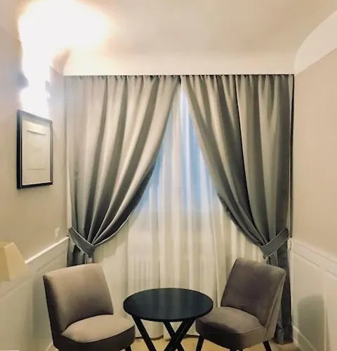 Booking Florence Apartmán *