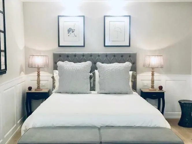 Booking Florence Apartmán *