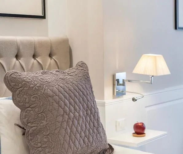 Booking Florence Apartmán *